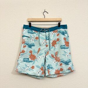PATAGONIA Mens Wavefarer Board Shorts in Multi Floral Print #86622